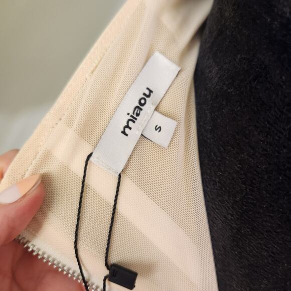 MIAOU Creme Strapless Paloma Elsesser Leia Faux Leather Corset, Size Small - Picture 9 of 11